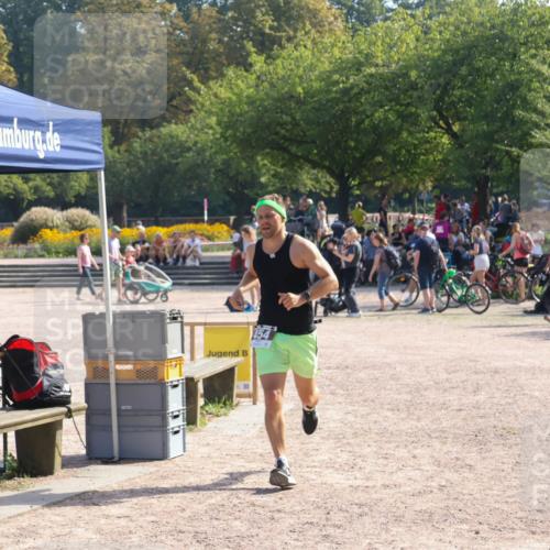 08.09.2024 - Stadtparktriathlon Luisa Fischer http://msf.ph/oto/7037222 08.09.2024 11:49:22 Ziel 454 meine-sportfotos.de