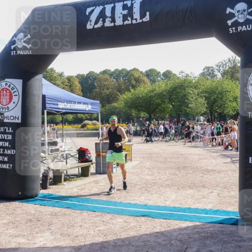 08.09.2024 - Stadtparktriathlon Luisa Fischer http://msf.ph/oto/7037224 08.09.2024 11:49:23 Ziel 454 meine-sportfotos.de