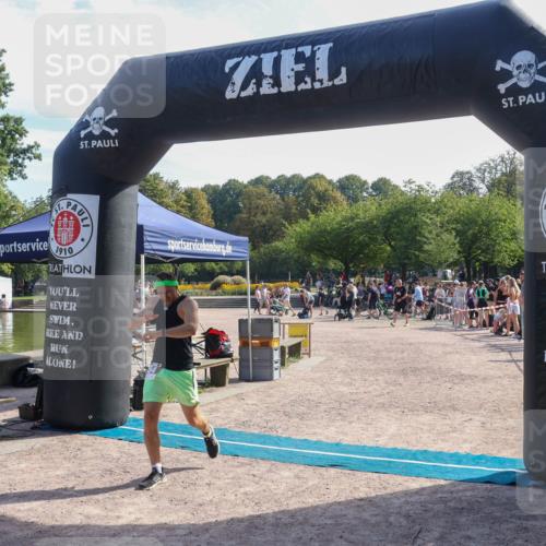 08.09.2024 - Stadtparktriathlon Luisa Fischer http://msf.ph/oto/7037227 08.09.2024 11:49:24 Ziel 454 meine-sportfotos.de