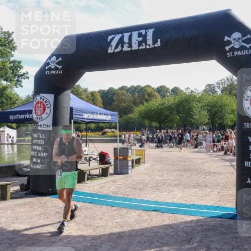 08.09.2024 - Stadtparktriathlon Luisa Fischer http://msf.ph/oto/7037228 08.09.2024 11:49:24 Ziel 454 meine-sportfotos.de