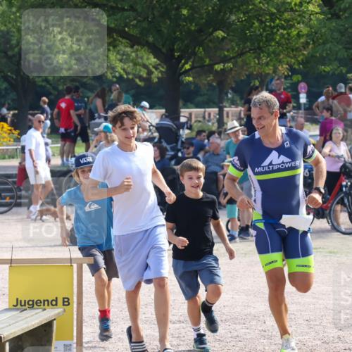 08.09.2024 - Stadtparktriathlon Luisa Fischer http://msf.ph/oto/7037230 08.09.2024 11:50:38 Ziel 552 meine-sportfotos.de