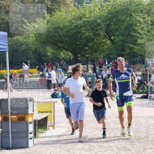 08.09.2024 - Stadtparktriathlon Luisa Fischer http://msf.ph/oto/7037233 08.09.2024 11:50:39 Ziel 535, 552 meine-sportfotos.de