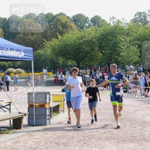 08.09.2024 - Stadtparktriathlon Luisa Fischer http://msf.ph/oto/7037235 08.09.2024 11:50:40 Ziel 535, 552 meine-sportfotos.de