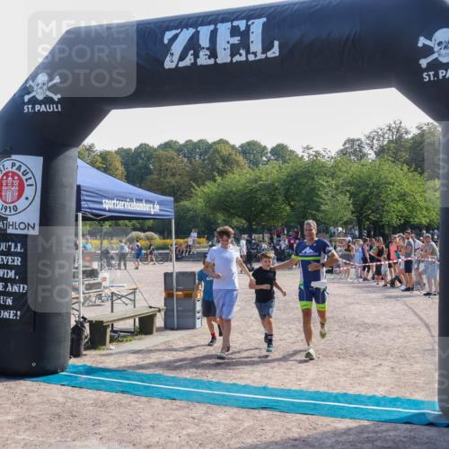 08.09.2024 - Stadtparktriathlon Luisa Fischer http://msf.ph/oto/7037238 08.09.2024 11:50:40 Ziel 535, 552 meine-sportfotos.de