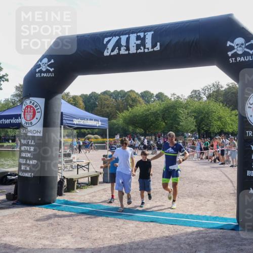 08.09.2024 - Stadtparktriathlon Luisa Fischer http://msf.ph/oto/7037240 08.09.2024 11:50:41 Ziel 535, 552 meine-sportfotos.de