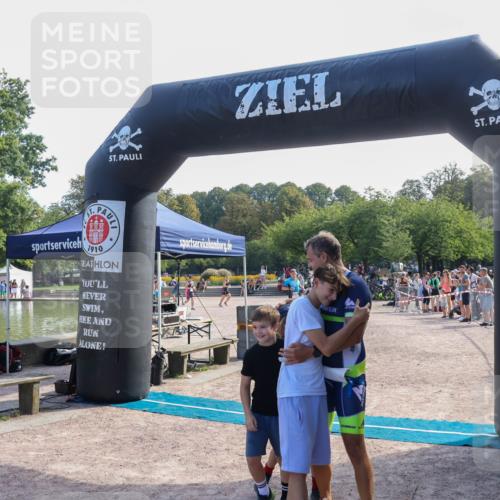 08.09.2024 - Stadtparktriathlon Luisa Fischer http://msf.ph/oto/7037247 08.09.2024 11:50:44 Ziel 535, 552 meine-sportfotos.de
