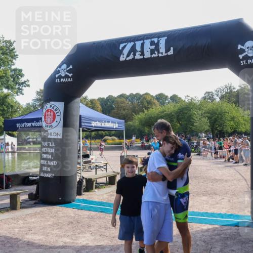 08.09.2024 - Stadtparktriathlon Luisa Fischer http://msf.ph/oto/7037248 08.09.2024 11:50:44 Ziel 535, 552 meine-sportfotos.de