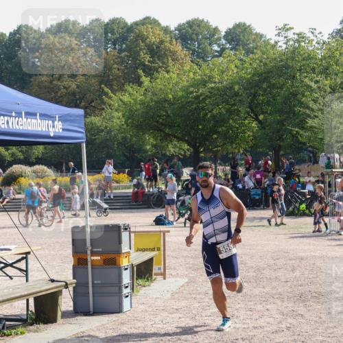 08.09.2024 - Stadtparktriathlon Luisa Fischer http://msf.ph/oto/7037266 08.09.2024 11:51:10 Ziel 558 meine-sportfotos.de
