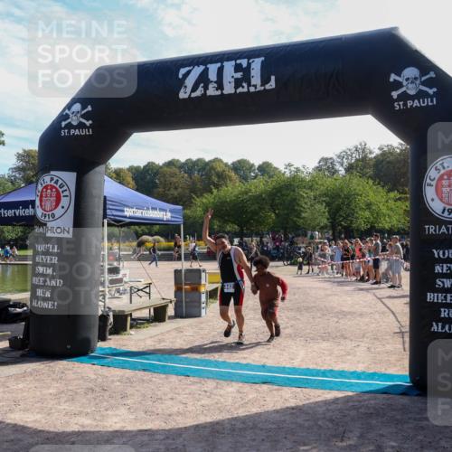 08.09.2024 - Stadtparktriathlon Luisa Fischer http://msf.ph/oto/7037280 08.09.2024 11:51:22 Ziel 442 meine-sportfotos.de