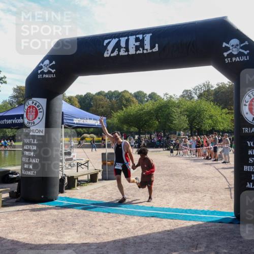 08.09.2024 - Stadtparktriathlon Luisa Fischer http://msf.ph/oto/7037281 08.09.2024 11:51:23 Ziel 442 meine-sportfotos.de