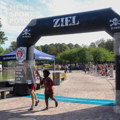 08.09.2024 - Stadtparktriathlon Luisa Fischer http://msf.ph/oto/7037285 08.09.2024 11:51:24 Ziel 442 meine-sportfotos.de