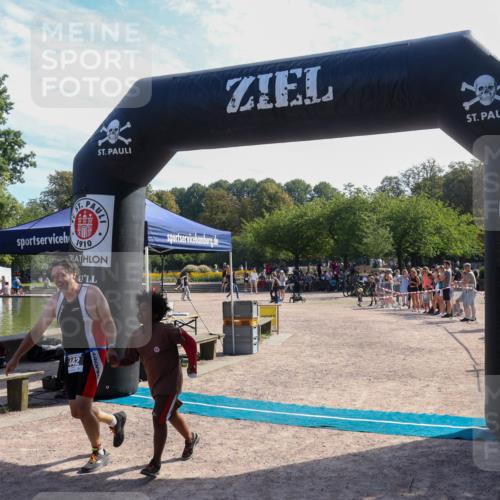 08.09.2024 - Stadtparktriathlon Luisa Fischer http://msf.ph/oto/7037286 08.09.2024 11:51:24 Ziel 442 meine-sportfotos.de