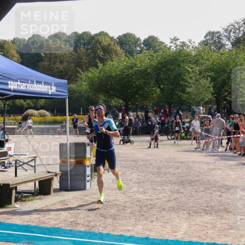 08.09.2024 - Stadtparktriathlon Luisa Fischer http://msf.ph/oto/7037293 08.09.2024 11:51:39 Ziel 550, 821 meine-sportfotos.de