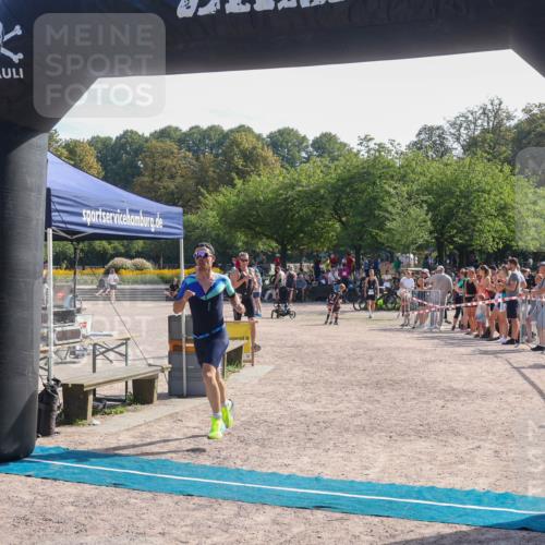 08.09.2024 - Stadtparktriathlon Luisa Fischer http://msf.ph/oto/7037294 08.09.2024 11:51:40 Ziel 521, 550, 821 meine-sportfotos.de