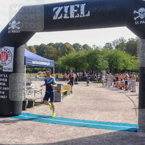 08.09.2024 - Stadtparktriathlon Luisa Fischer http://msf.ph/oto/7037295 08.09.2024 11:51:40 Ziel 521, 550, 821 meine-sportfotos.de