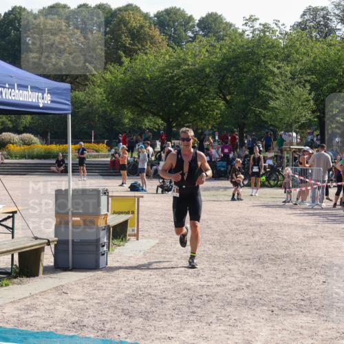 08.09.2024 - Stadtparktriathlon Luisa Fischer http://msf.ph/oto/7037297 08.09.2024 11:51:41 Ziel 521, 550, 821 meine-sportfotos.de