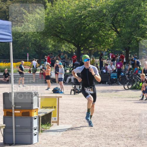 08.09.2024 - Stadtparktriathlon Luisa Fischer http://msf.ph/oto/7037300 08.09.2024 11:51:46 Ziel 521, 550, 821 meine-sportfotos.de