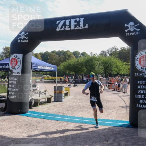 08.09.2024 - Stadtparktriathlon Luisa Fischer http://msf.ph/oto/7037304 08.09.2024 11:51:47 Ziel 521, 821 meine-sportfotos.de