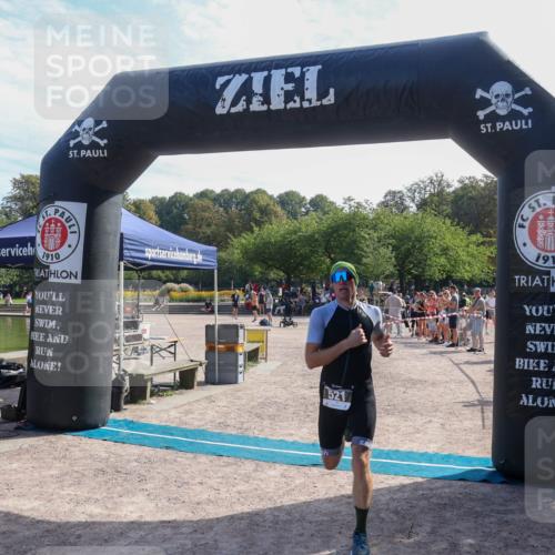 08.09.2024 - Stadtparktriathlon Luisa Fischer http://msf.ph/oto/7037305 08.09.2024 11:51:48 Ziel 521, 821 meine-sportfotos.de