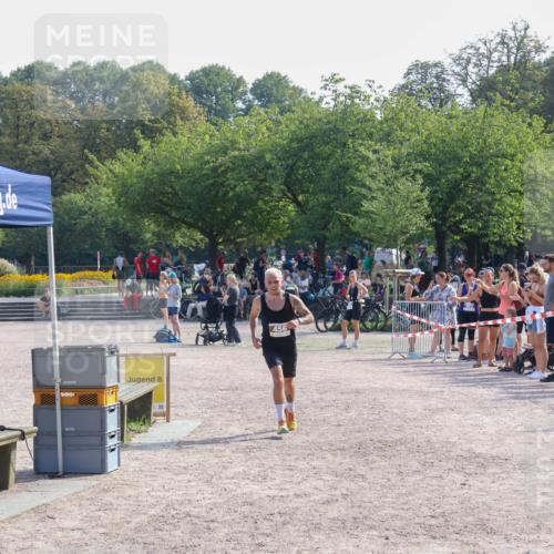 08.09.2024 - Stadtparktriathlon Luisa Fischer http://msf.ph/oto/7037307 08.09.2024 11:52:47 Ziel 456 meine-sportfotos.de