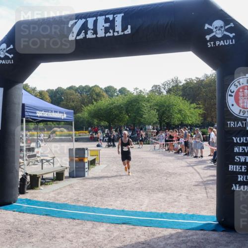 08.09.2024 - Stadtparktriathlon Luisa Fischer http://msf.ph/oto/7037309 08.09.2024 11:52:48 Ziel 456 meine-sportfotos.de