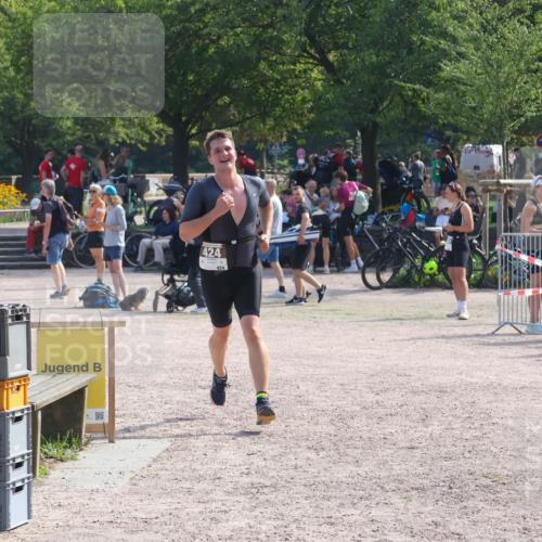 08.09.2024 - Stadtparktriathlon Luisa Fischer http://msf.ph/oto/7037313 08.09.2024 11:53:17 Ziel 424 meine-sportfotos.de