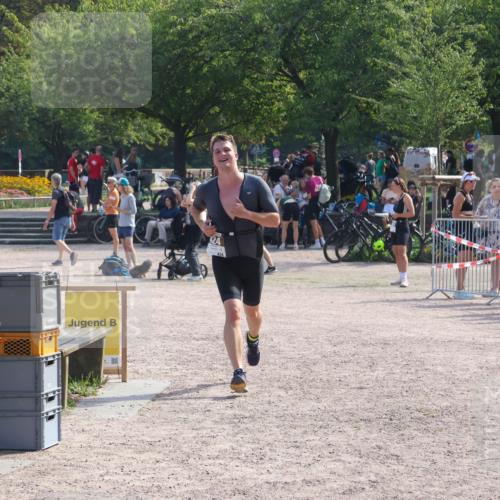 08.09.2024 - Stadtparktriathlon Luisa Fischer http://msf.ph/oto/7037314 08.09.2024 11:53:17 Ziel 424 meine-sportfotos.de