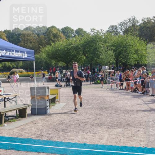 08.09.2024 - Stadtparktriathlon Luisa Fischer http://msf.ph/oto/7037317 08.09.2024 11:53:18 Ziel 424 meine-sportfotos.de
