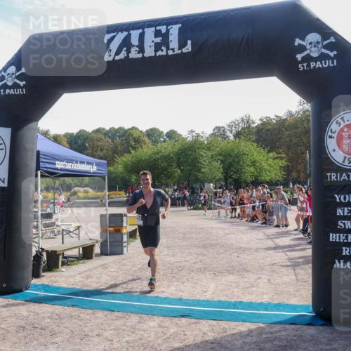 08.09.2024 - Stadtparktriathlon Luisa Fischer http://msf.ph/oto/7037319 08.09.2024 11:53:19 Ziel 424 meine-sportfotos.de