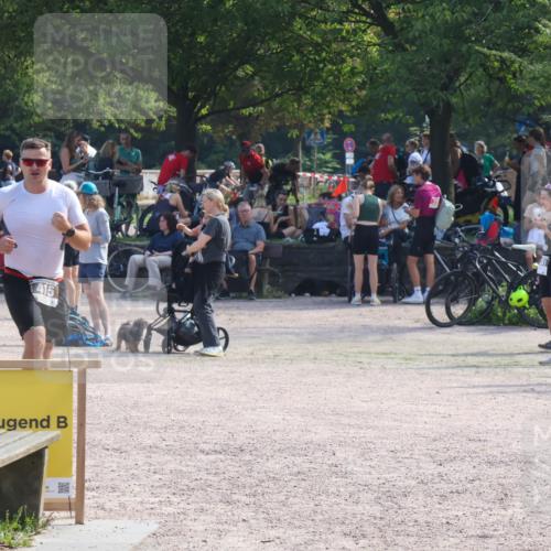 08.09.2024 - Stadtparktriathlon Luisa Fischer http://msf.ph/oto/7037321 08.09.2024 11:53:28 Ziel 394, 401, 415 meine-sportfotos.de