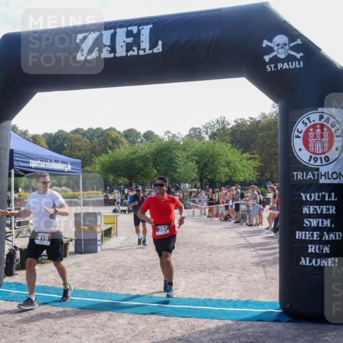 08.09.2024 - Stadtparktriathlon Luisa Fischer http://msf.ph/oto/7037332 08.09.2024 11:53:32 Ziel 394, 401, 415 meine-sportfotos.de