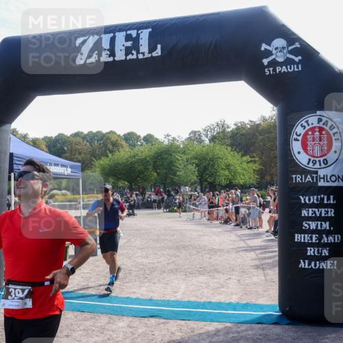 08.09.2024 - Stadtparktriathlon Luisa Fischer http://msf.ph/oto/7037336 08.09.2024 11:53:34 Ziel 394, 401, 415 meine-sportfotos.de