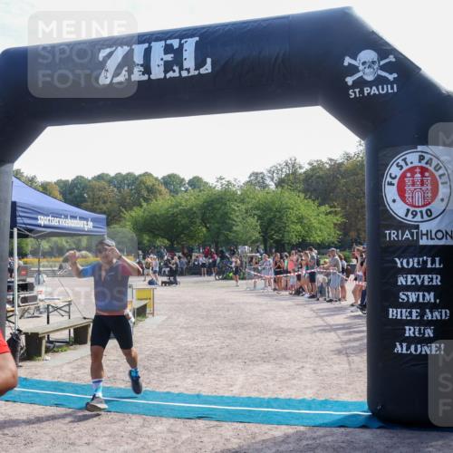 08.09.2024 - Stadtparktriathlon Luisa Fischer http://msf.ph/oto/7037337 08.09.2024 11:53:34 Ziel 394, 401, 415 meine-sportfotos.de