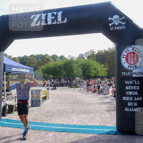 08.09.2024 - Stadtparktriathlon Luisa Fischer http://msf.ph/oto/7037338 08.09.2024 11:53:34 Ziel 394, 401, 415 meine-sportfotos.de