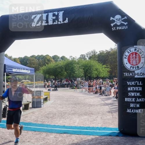 08.09.2024 - Stadtparktriathlon Luisa Fischer http://msf.ph/oto/7037339 08.09.2024 11:53:35 Ziel 394, 401, 415 meine-sportfotos.de