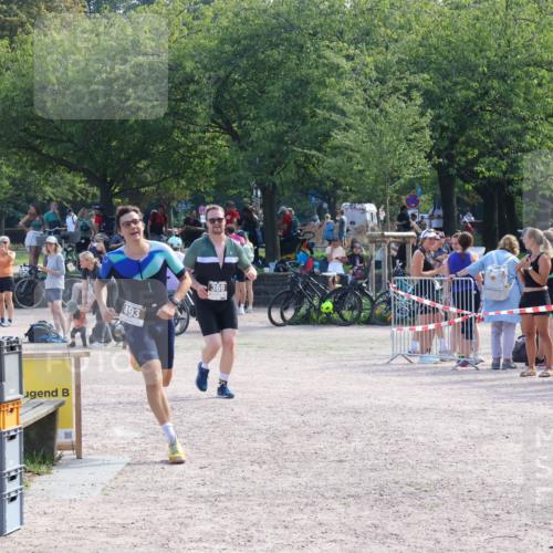 08.09.2024 - Stadtparktriathlon Luisa Fischer http://msf.ph/oto/7037359 08.09.2024 11:54:29 Ziel 369, 493 meine-sportfotos.de