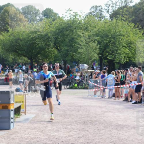 08.09.2024 - Stadtparktriathlon Luisa Fischer http://msf.ph/oto/7037360 08.09.2024 11:54:30 Ziel 369, 493 meine-sportfotos.de