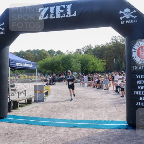 08.09.2024 - Stadtparktriathlon Luisa Fischer http://msf.ph/oto/7037369 08.09.2024 11:54:32 Ziel 369, 493 meine-sportfotos.de