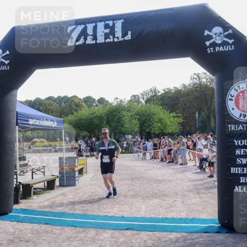 08.09.2024 - Stadtparktriathlon Luisa Fischer http://msf.ph/oto/7037372 08.09.2024 11:54:33 Ziel 369, 493 meine-sportfotos.de