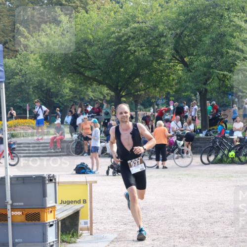 08.09.2024 - Stadtparktriathlon Luisa Fischer http://msf.ph/oto/7037378 08.09.2024 11:54:52 Ziel 537 meine-sportfotos.de