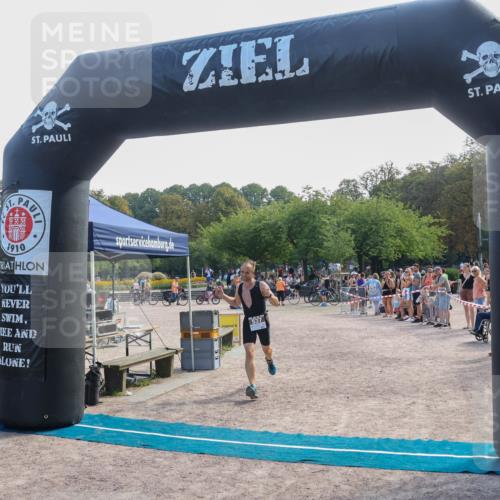 08.09.2024 - Stadtparktriathlon Luisa Fischer http://msf.ph/oto/7037381 08.09.2024 11:54:53 Ziel 537 meine-sportfotos.de