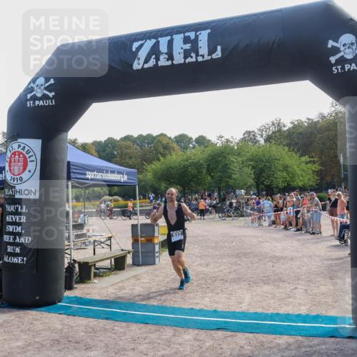 08.09.2024 - Stadtparktriathlon Luisa Fischer http://msf.ph/oto/7037382 08.09.2024 11:54:54 Ziel 537 meine-sportfotos.de