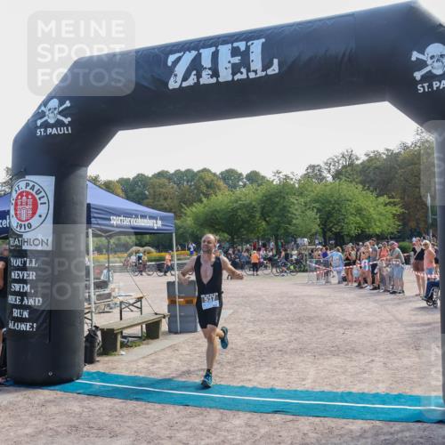 08.09.2024 - Stadtparktriathlon Luisa Fischer http://msf.ph/oto/7037383 08.09.2024 11:54:54 Ziel 537 meine-sportfotos.de