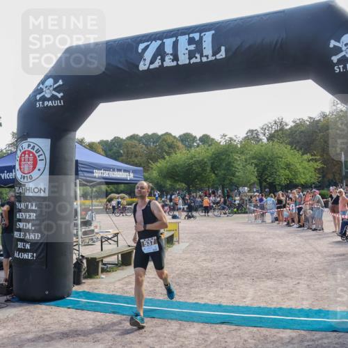 08.09.2024 - Stadtparktriathlon Luisa Fischer http://msf.ph/oto/7037385 08.09.2024 11:54:54 Ziel 537 meine-sportfotos.de