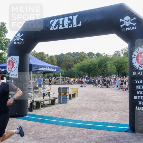 08.09.2024 - Stadtparktriathlon Luisa Fischer http://msf.ph/oto/7037395 08.09.2024 11:58:06 Ziel 473, 483, 546 meine-sportfotos.de