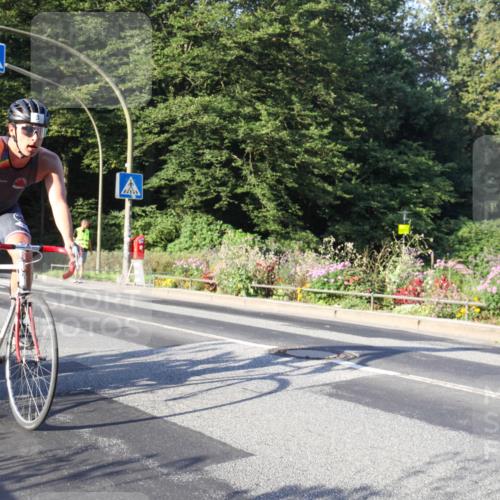 08.09.2024 - Stadtparktriathlon Zöllner http://msf.ph/oto/7038446 08.09.2024 08:52:07 Radfahren 3, 18, 23 meine-sportfotos.de