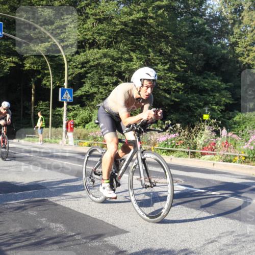 08.09.2024 - Stadtparktriathlon Zöllner http://msf.ph/oto/7038480 08.09.2024 08:53:03 Radfahren 4, 42, 45 meine-sportfotos.de