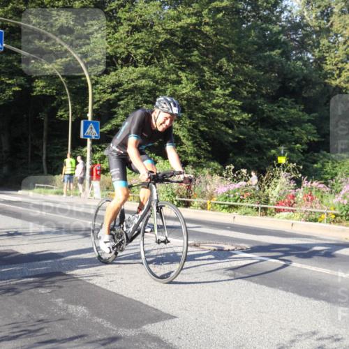 08.09.2024 - Stadtparktriathlon Zöllner http://msf.ph/oto/7038857 08.09.2024 09:04:57 Radfahren 27, 74, 85, 121 meine-sportfotos.de