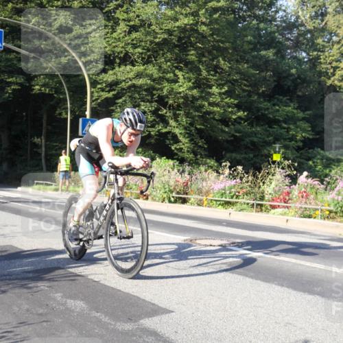 08.09.2024 - Stadtparktriathlon Zöllner http://msf.ph/oto/7039303 08.09.2024 09:15:43 Radfahren 26, 37, 109, 113 meine-sportfotos.de