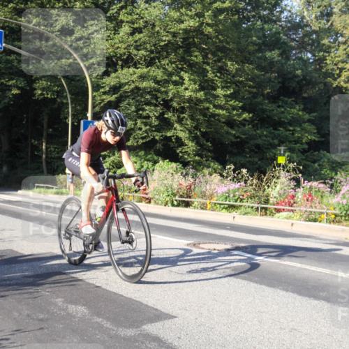 08.09.2024 - Stadtparktriathlon Zöllner http://msf.ph/oto/7039400 08.09.2024 09:18:18 Radfahren 60, 61, 140, 144 meine-sportfotos.de